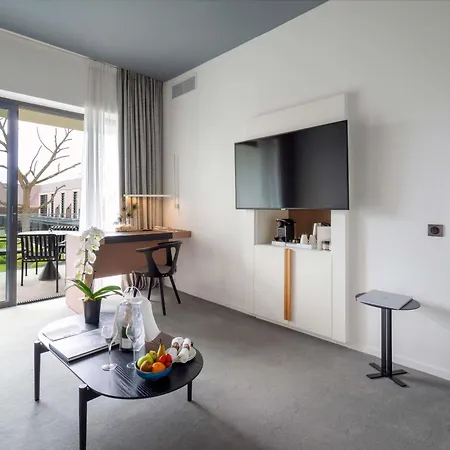 Le Domaine Des Vanneaux Golf Et Mgallery Hotel LʼIsle-Adam